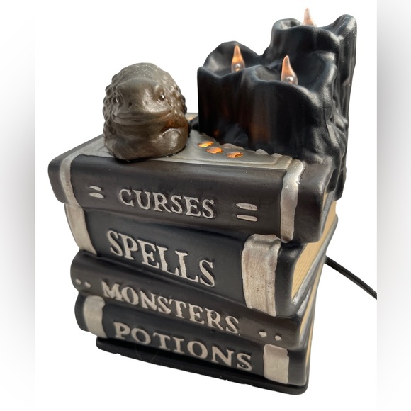 ScentSationals Wax Warmer Witch's Book Of Spells With “Fall In Love” Fragrance - Picture 1 of 9